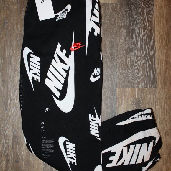 NWT NIKE MEN'S ALL OVER LOGO FLEECE JOGGER SWEATPANTS BLACK WHITE  www.imisca.jp
